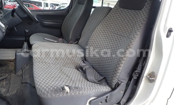 Acheter Occasion Voiture Toyota Hiace Blanc à Beitbridge, Matabeleland South Acheter Occasion Voiture Toyota Hiace Blanc à Beitbridge, Matabeleland South