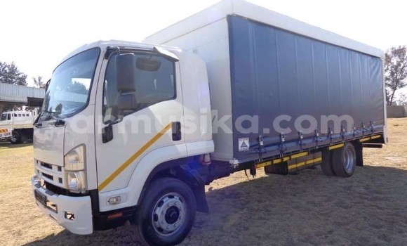 Acheter Occasion Utilitaire Isuzu FTR 850 Blanc à Beitbridge, Matabeleland South Acheter Occasion Utilitaire Isuzu FTR 850 Blanc à Beitbridge, Matabeleland South