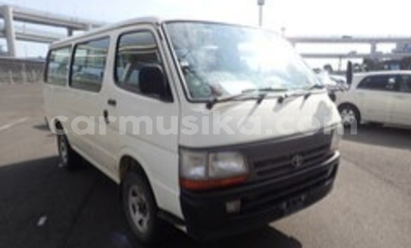 Acheter Occasion Voiture Toyota Hiace Blanc à Beitbridge, Matabeleland South Acheter Occasion Voiture Toyota Hiace Blanc à Beitbridge, Matabeleland South