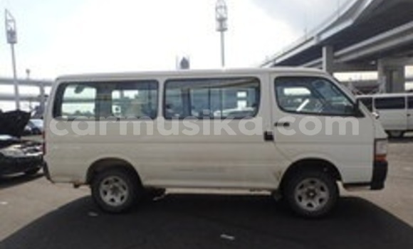 Acheter Occasion Voiture Toyota Hiace Blanc à Beitbridge, Matabeleland South Acheter Occasion Voiture Toyota Hiace Blanc à Beitbridge, Matabeleland South