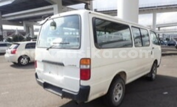 Acheter Occasion Voiture Toyota Hiace Blanc à Beitbridge, Matabeleland South Acheter Occasion Voiture Toyota Hiace Blanc à Beitbridge, Matabeleland South