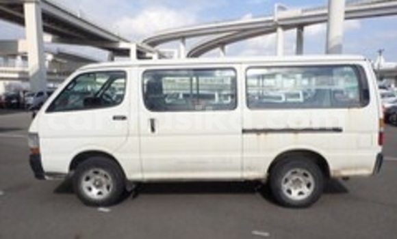 Acheter Occasion Voiture Toyota Hiace Blanc à Beitbridge, Matabeleland South Acheter Occasion Voiture Toyota Hiace Blanc à Beitbridge, Matabeleland South