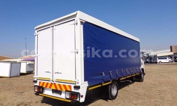 Acheter Occasion Utilitaire Isuzu FTR 850 Blanc à Beitbridge, Matabeleland South Acheter Occasion Utilitaire Isuzu FTR 850 Blanc à Beitbridge, Matabeleland South
