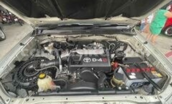 Acheter Occasion Voiture Toyota Hilux Beige à Beitbridge, Matabeleland South Acheter Occasion Voiture Toyota Hilux Beige à Beitbridge, Matabeleland South