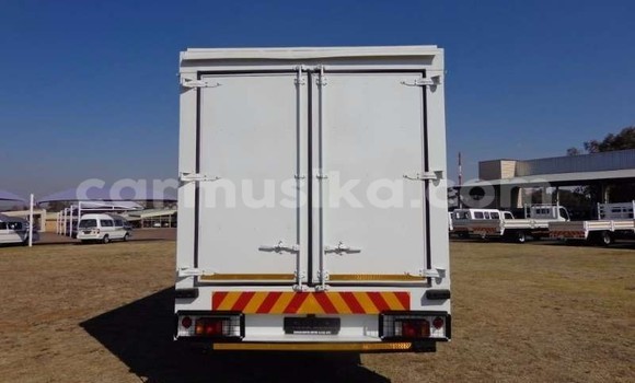 Acheter Occasion Utilitaire Isuzu FTR 850 Blanc à Beitbridge, Matabeleland South Acheter Occasion Utilitaire Isuzu FTR 850 Blanc à Beitbridge, Matabeleland South