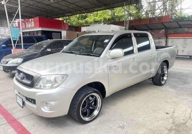 Big with watermark toyota hilux matabeleland south beitbridge 32601