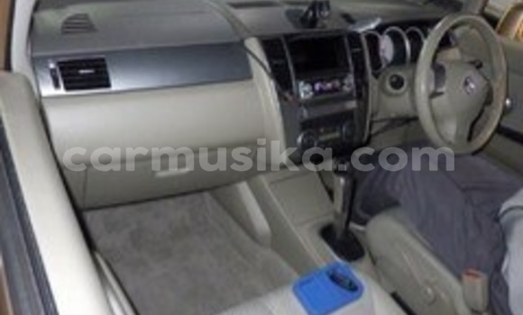 Acheter Occasion Voiture Nissan Tiida Beige à Beitbridge, Matabeleland South Acheter Occasion Voiture Nissan Tiida Beige à Beitbridge, Matabeleland South