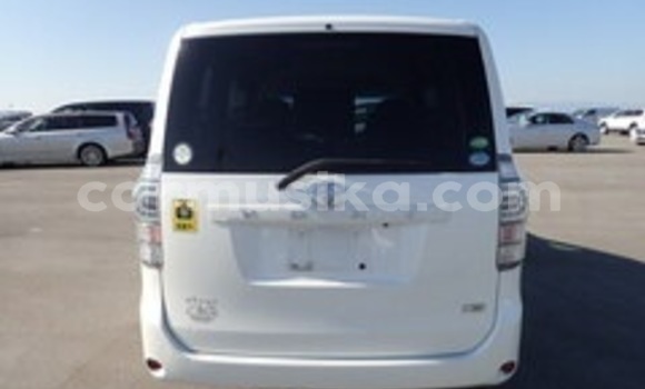 Nunua Ilio tumika Toyota Voxy Nyeupe Gari ndani ya Beitbridge nchini Matabeleland Kusini Nunua Ilio tumika Toyota Voxy Nyeupe Gari ndani ya Beitbridge nchini Matabeleland Kusini