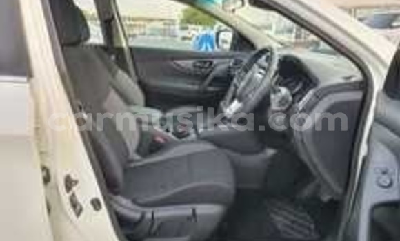 Acheter Occasion Voiture Nissan Qashqai Blanc à Beitbridge, Matabeleland South Acheter Occasion Voiture Nissan Qashqai Blanc à Beitbridge, Matabeleland South