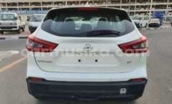 Acheter Occasion Voiture Nissan Qashqai Blanc à Beitbridge, Matabeleland South Acheter Occasion Voiture Nissan Qashqai Blanc à Beitbridge, Matabeleland South