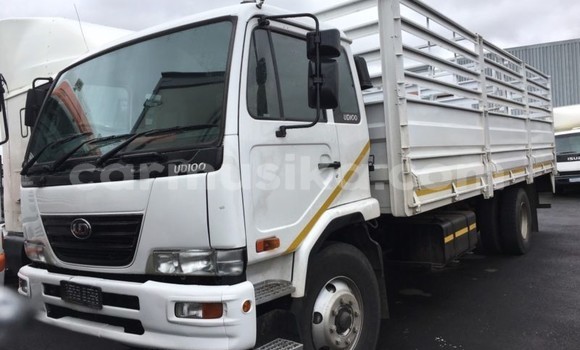 Nunua Ilio tumika Nissan UD Nyeupe Lori ndani ya Beitbridge nchini Matabeleland Kusini