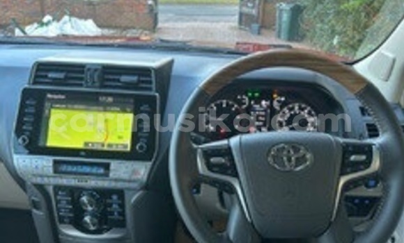 Acheter Occasion Voiture Toyota Land Cruiser Prado Rouge à Beitbridge, Matabeleland South Acheter Occasion Voiture Toyota Land Cruiser Prado Rouge à Beitbridge, Matabeleland South