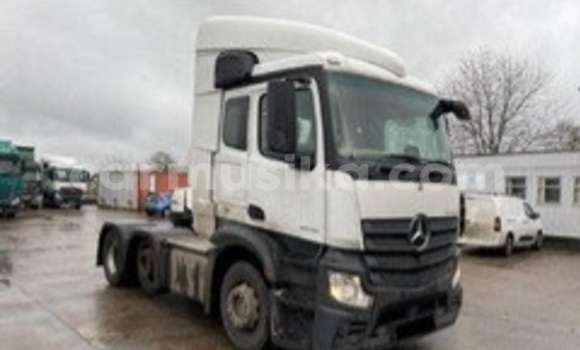 Acheter Occasion Utilitaire Mercedes‒Benz Arocs Blanc à Beitbridge, Matabeleland South Acheter Occasion Utilitaire Mercedes‒Benz Arocs Blanc à Beitbridge, Matabeleland South