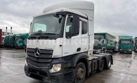 Acheter Occasion Utilitaire Mercedes‒Benz Arocs Blanc à Beitbridge, Matabeleland South Acheter Occasion Utilitaire Mercedes‒Benz Arocs Blanc à Beitbridge, Matabeleland South