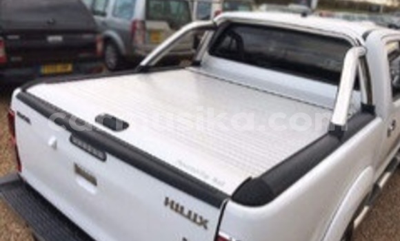 Acheter Occasion Voiture Toyota Hilux Blanc à Beitbridge, Matabeleland South Acheter Occasion Voiture Toyota Hilux Blanc à Beitbridge, Matabeleland South