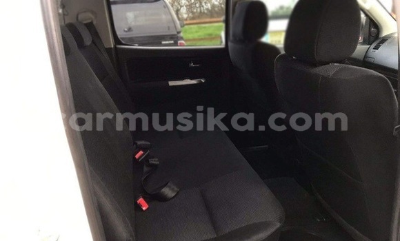 Acheter Occasion Voiture Toyota Hilux Blanc à Beitbridge, Matabeleland South Acheter Occasion Voiture Toyota Hilux Blanc à Beitbridge, Matabeleland South