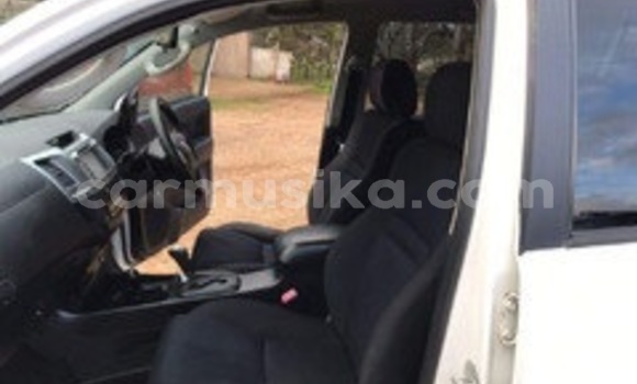 Acheter Occasion Voiture Toyota Hilux Blanc à Beitbridge, Matabeleland South Acheter Occasion Voiture Toyota Hilux Blanc à Beitbridge, Matabeleland South