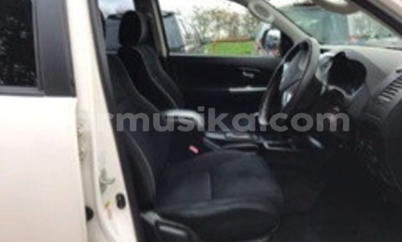 Acheter Occasion Voiture Toyota Hilux Blanc à Beitbridge, Matabeleland South Acheter Occasion Voiture Toyota Hilux Blanc à Beitbridge, Matabeleland South