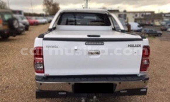 Acheter Occasion Voiture Toyota Hilux Blanc à Beitbridge, Matabeleland South Acheter Occasion Voiture Toyota Hilux Blanc à Beitbridge, Matabeleland South