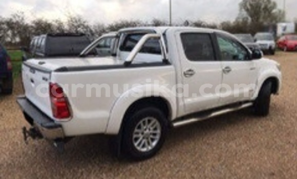 Acheter Occasion Voiture Toyota Hilux Blanc à Beitbridge, Matabeleland South Acheter Occasion Voiture Toyota Hilux Blanc à Beitbridge, Matabeleland South