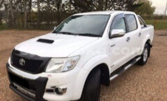 Acheter Occasion Voiture Toyota Hilux Blanc à Beitbridge, Matabeleland South Acheter Occasion Voiture Toyota Hilux Blanc à Beitbridge, Matabeleland South