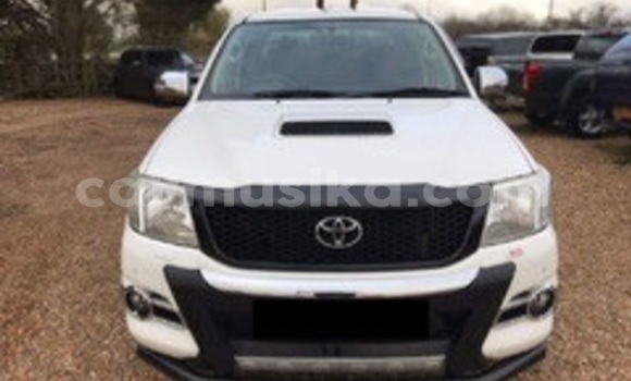 Acheter Occasion Voiture Toyota Hilux Blanc à Beitbridge, Matabeleland South Acheter Occasion Voiture Toyota Hilux Blanc à Beitbridge, Matabeleland South