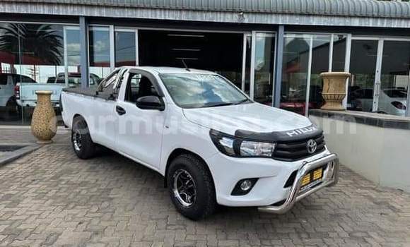 Nunua Ilio tumika Toyota Hilux Nyeupe Gari ndani ya Beitbridge nchini Matabeleland Kusini