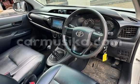 Acheter Occasion Voiture Toyota Hilux Blanc à Beitbridge, Matabeleland South Acheter Occasion Voiture Toyota Hilux Blanc à Beitbridge, Matabeleland South