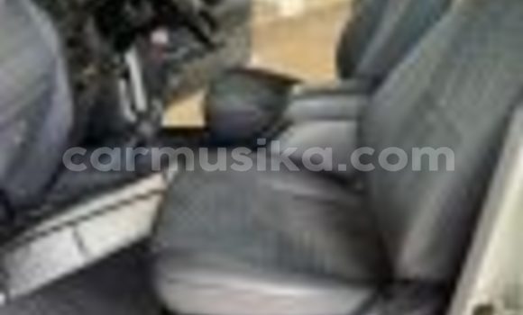 Buy Used Toyota Hilux White Car in Beitbridge in Matabeleland South Buy Used Toyota Hilux White Car in Beitbridge in Matabeleland South