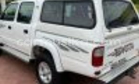 Buy Used Toyota Hilux White Car in Beitbridge in Matabeleland South Buy Used Toyota Hilux White Car in Beitbridge in Matabeleland South