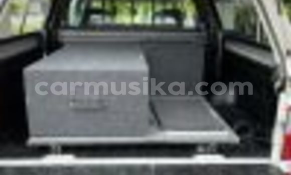 Buy Used Toyota Hilux White Car in Beitbridge in Matabeleland South Buy Used Toyota Hilux White Car in Beitbridge in Matabeleland South