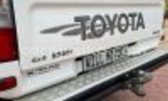 Buy Used Toyota Hilux White Car in Beitbridge in Matabeleland South Buy Used Toyota Hilux White Car in Beitbridge in Matabeleland South