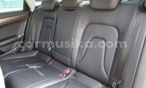 Acheter Occasion Voiture Audi A4 Gris à Beitbridge, Matabeleland South Acheter Occasion Voiture Audi A4 Gris à Beitbridge, Matabeleland South