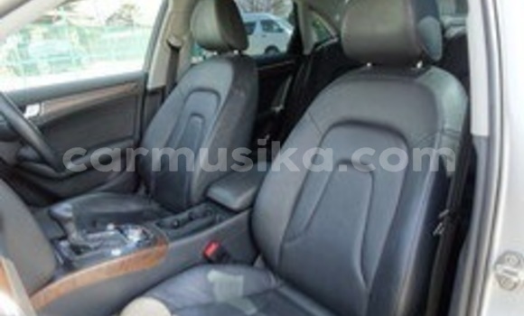 Acheter Occasion Voiture Audi A4 Gris à Beitbridge, Matabeleland South Acheter Occasion Voiture Audi A4 Gris à Beitbridge, Matabeleland South