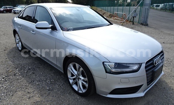 Acheter Occasion Voiture Audi A4 Gris à Beitbridge, Matabeleland South Acheter Occasion Voiture Audi A4 Gris à Beitbridge, Matabeleland South