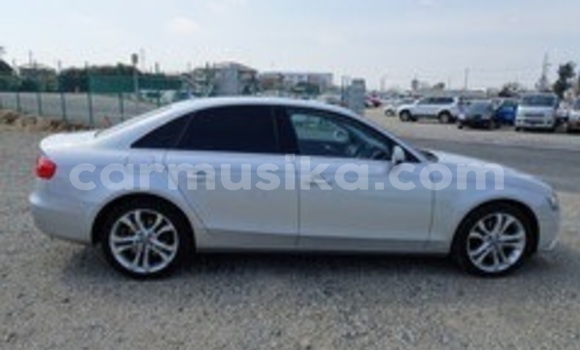 Acheter Occasion Voiture Audi A4 Gris à Beitbridge, Matabeleland South Acheter Occasion Voiture Audi A4 Gris à Beitbridge, Matabeleland South