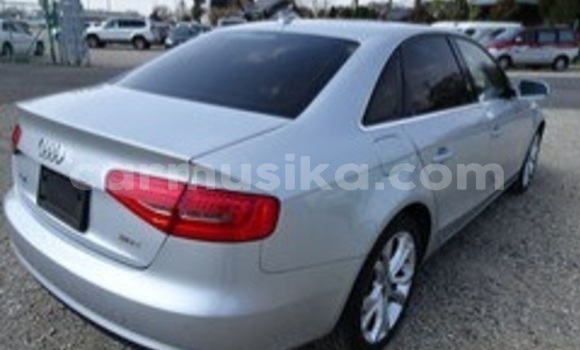 Acheter Occasion Voiture Audi A4 Gris à Beitbridge, Matabeleland South Acheter Occasion Voiture Audi A4 Gris à Beitbridge, Matabeleland South