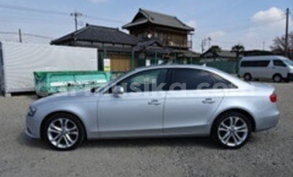 Acheter Occasion Voiture Audi A4 Gris à Beitbridge, Matabeleland South Acheter Occasion Voiture Audi A4 Gris à Beitbridge, Matabeleland South