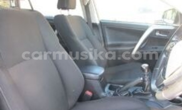 Acheter Occasion Voiture Toyota RAV4 Beige à Beitbridge, Matabeleland South Acheter Occasion Voiture Toyota RAV4 Beige à Beitbridge, Matabeleland South