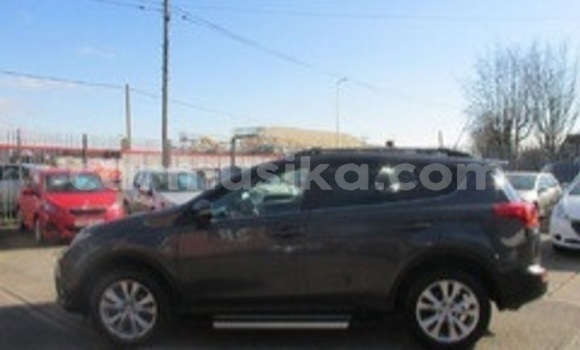 Acheter Occasion Voiture Toyota RAV4 Beige à Beitbridge, Matabeleland South Acheter Occasion Voiture Toyota RAV4 Beige à Beitbridge, Matabeleland South