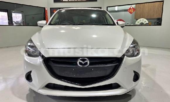 Nunua Ilio tumika Mazda 2 Nyeupe Gari ndani ya Beitbridge nchini Matabeleland Kusini