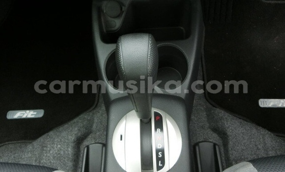 Nunua Ilio tumika Honda Fit Fedha Gari ndani ya Beitbridge nchini Matabeleland Kusini Nunua Ilio tumika Honda Fit Fedha Gari ndani ya Beitbridge nchini Matabeleland Kusini