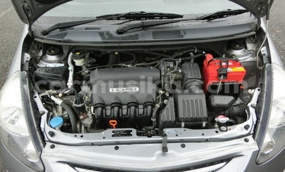 Nunua Ilio tumika Honda Fit Fedha Gari ndani ya Beitbridge nchini Matabeleland Kusini Nunua Ilio tumika Honda Fit Fedha Gari ndani ya Beitbridge nchini Matabeleland Kusini