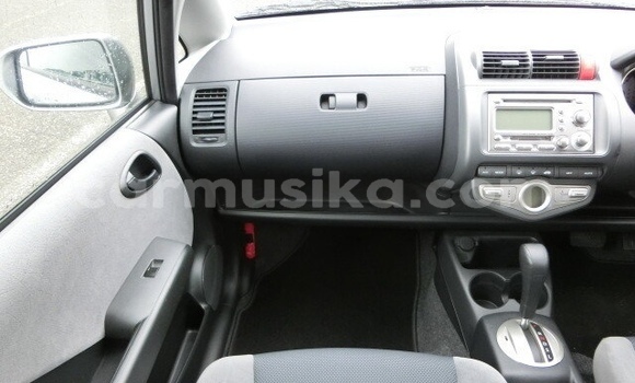 Nunua Ilio tumika Honda Fit Fedha Gari ndani ya Beitbridge nchini Matabeleland Kusini Nunua Ilio tumika Honda Fit Fedha Gari ndani ya Beitbridge nchini Matabeleland Kusini