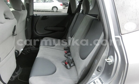 Nunua Ilio tumika Honda Fit Fedha Gari ndani ya Beitbridge nchini Matabeleland Kusini Nunua Ilio tumika Honda Fit Fedha Gari ndani ya Beitbridge nchini Matabeleland Kusini