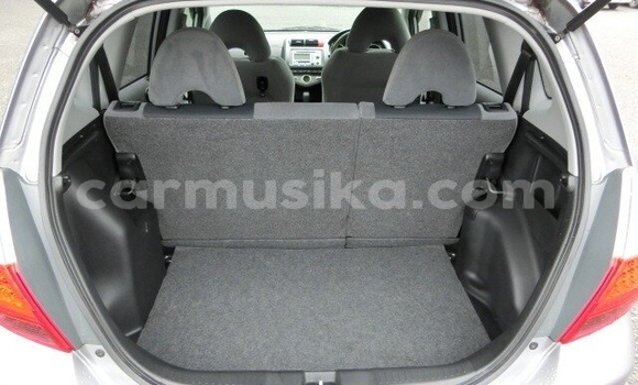 Nunua Ilio tumika Honda Fit Fedha Gari ndani ya Beitbridge nchini Matabeleland Kusini Nunua Ilio tumika Honda Fit Fedha Gari ndani ya Beitbridge nchini Matabeleland Kusini