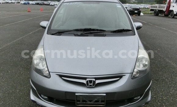 Nunua Ilio tumika Honda Fit Fedha Gari ndani ya Beitbridge nchini Matabeleland Kusini Nunua Ilio tumika Honda Fit Fedha Gari ndani ya Beitbridge nchini Matabeleland Kusini