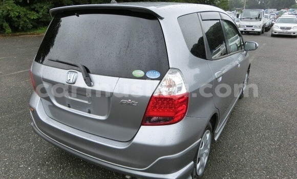 Nunua Ilio tumika Honda Fit Fedha Gari ndani ya Beitbridge nchini Matabeleland Kusini Nunua Ilio tumika Honda Fit Fedha Gari ndani ya Beitbridge nchini Matabeleland Kusini