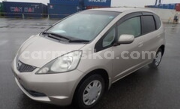 Acheter Occasion Voiture Honda Fit Beige à Beitbridge, Matabeleland South