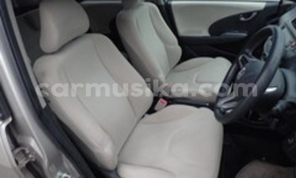 Acheter Occasion Voiture Honda Fit Beige à Beitbridge, Matabeleland South Acheter Occasion Voiture Honda Fit Beige à Beitbridge, Matabeleland South